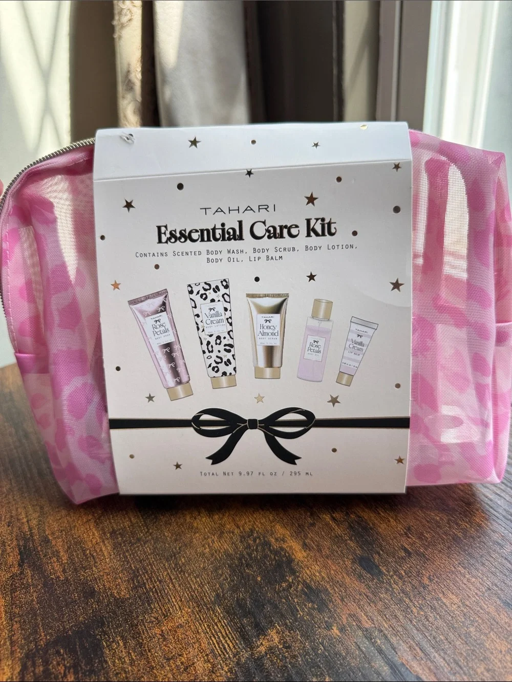 Tahari Essential Carr Kit for Skin